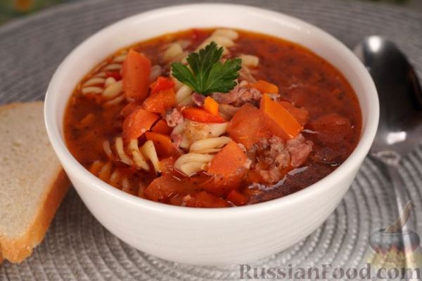 Томатный суп с тушёнкой и макаронами