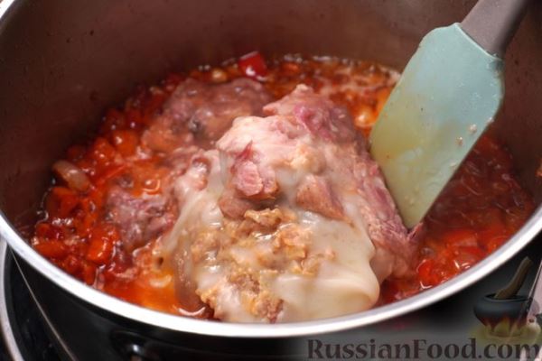 Томатный суп с тушёнкой и макаронами